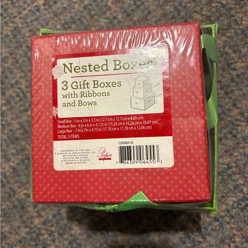 New Nested Santa Box Set - Picture 2 of 2